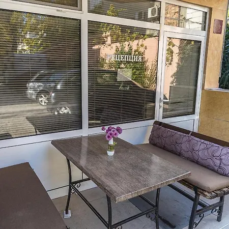 Pensiune мони Sandanski