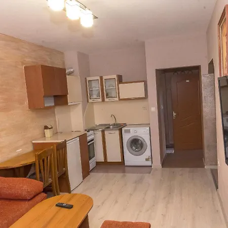 بيت ضيافة мони ساندانسكي