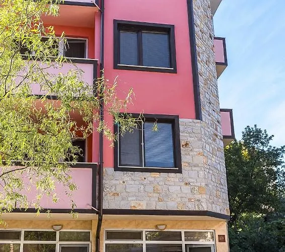 мони 3* Sandanski